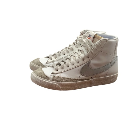 Nike‎ Classic White and Gray High-Tops size 7.5 - Picture 1 of 7